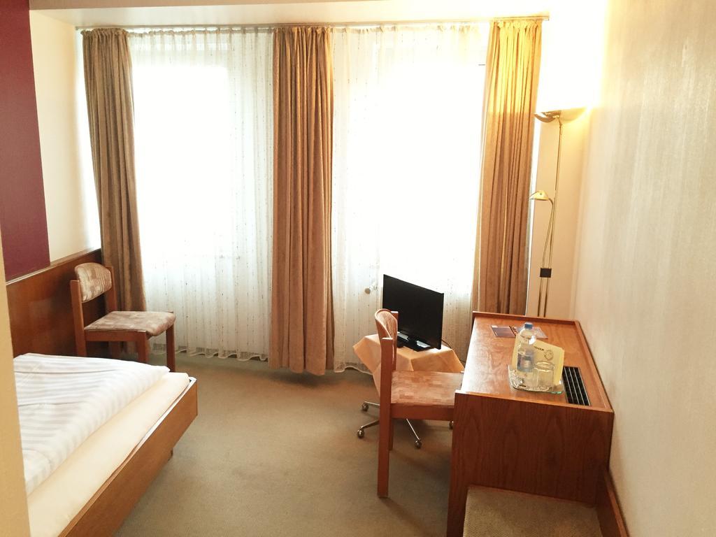 Hotel Ambassador Bonn Phòng bức ảnh